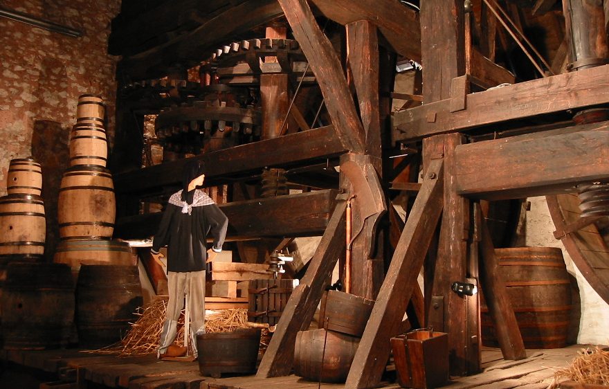 Monumental apple press of Beton-Bazoches, close to Provins