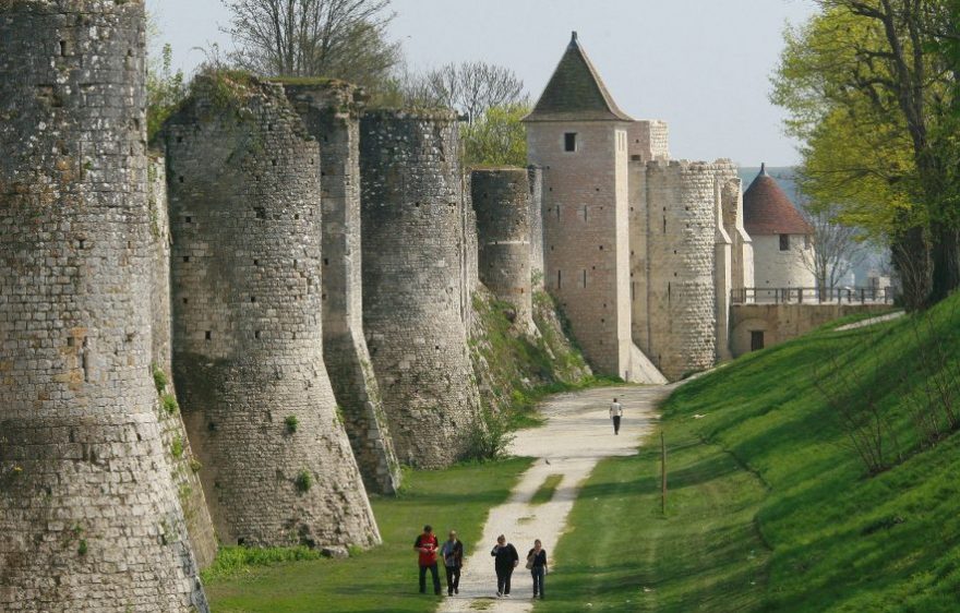Les remparts de la cité médiévale de Provins