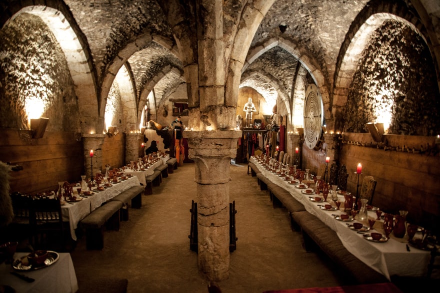 Banquet of Troubadours, medieval meal and show in Provins